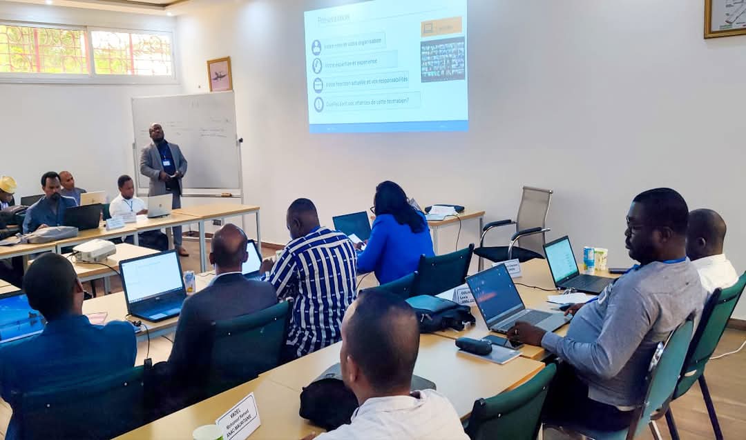 meteosenegal's tweet photo. Culture de sécurité proactive et harmonisée : Les #AAMAC outillent des inspecteurs des services de la navigation aérienne sur le PNS et le SGS
https://t.co/rzmqoLG4Nx https://t.co/y0WeHWpSLU