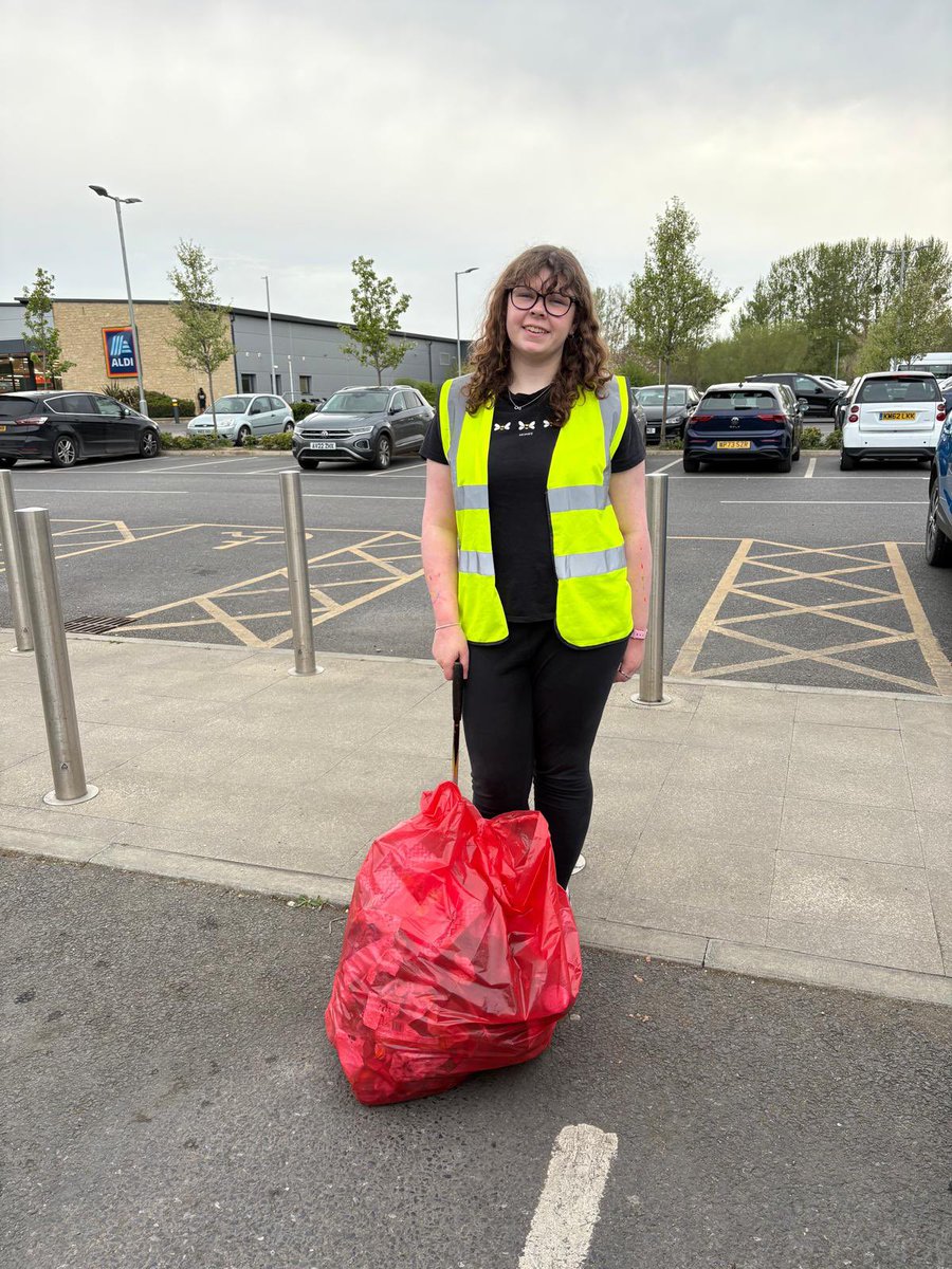 A bag a day keeps the litter away💚🌎♻️🚯 tweet media