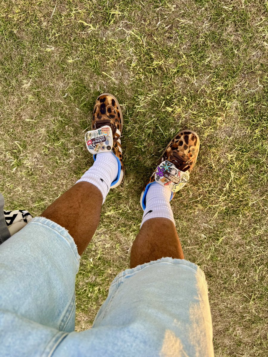JLAWR3NCE's tweet photo. We BACK!!!… #Coachella2025 #yeadat ✊🏾😎🌴🎡 https://t.co/zVRisT1D5V