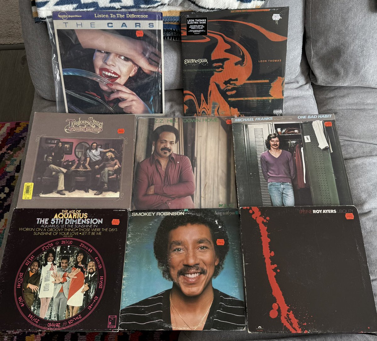 GriffinsMusic's tweet photo. Decided to hoop instead of hitting the shop right at open but still a successful record store day:) https://t.co/Gz5BZPnEj3