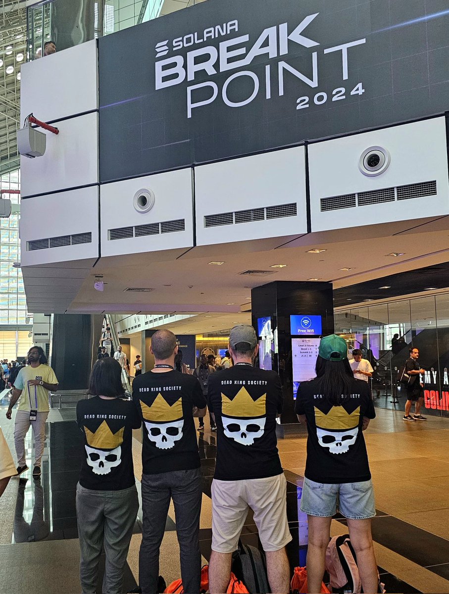 callahan_dks's tweet photo. One of my favorite @solana Breakpoint throwbacks. 👑

Just respresenting, repping, connecting and enjoying every single moment under @DeadKingSociety flag. 🙌

Keep an eye on this year's Breakpoint in Abu Dhabi. 🫡

See ya there fam? https://t.co/PzvL5gEdTR