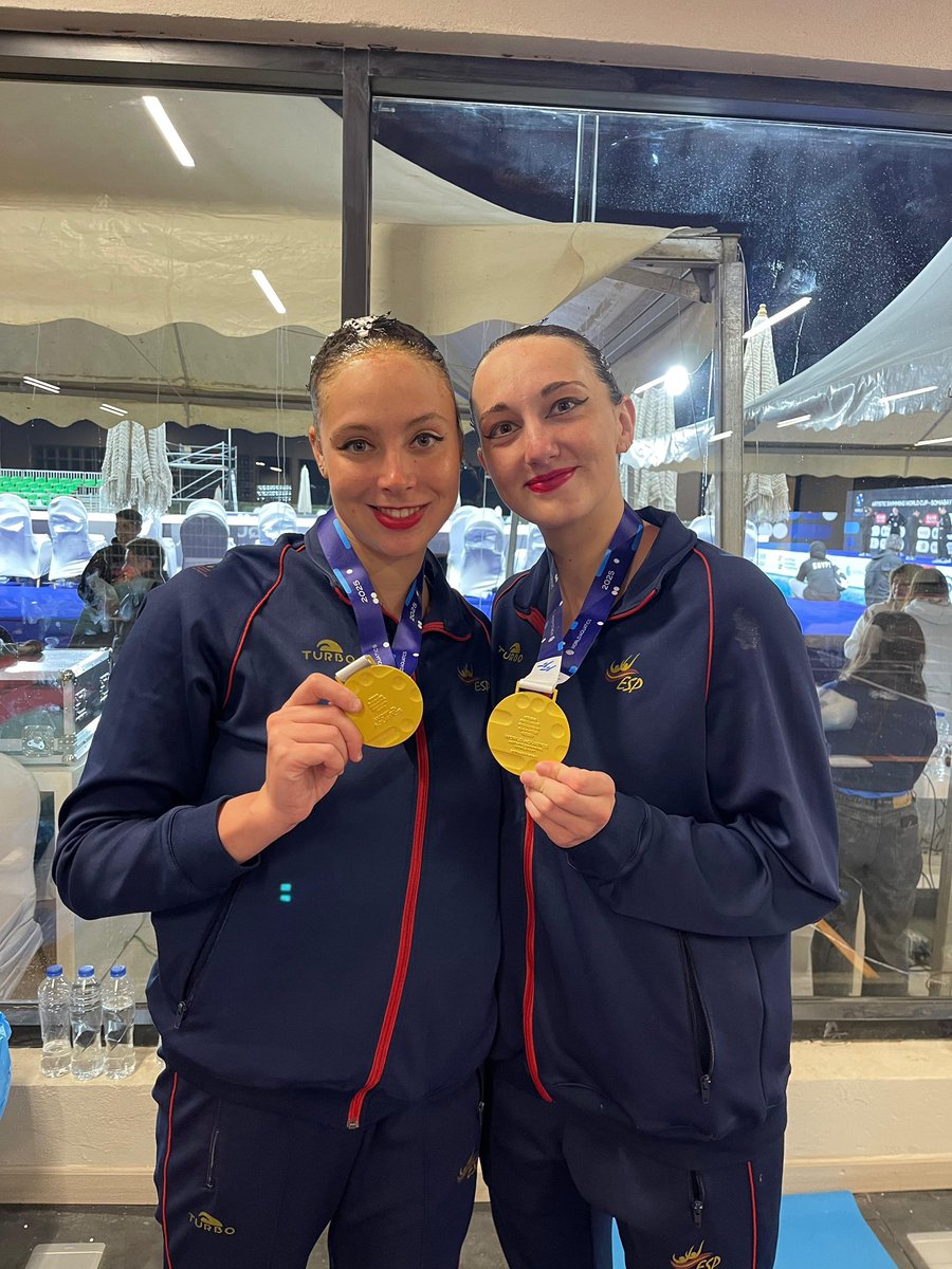 ¡CAMPEONAS EN EGIPTO! 🏊🏻‍♀️🏆

La selección española de natación sincronizada se ha colgado la medalla de oro en la disciplina de equipos frente a Japón y Rusia en el Campeonato del Mundo.

¡Muchísimas felicidades!