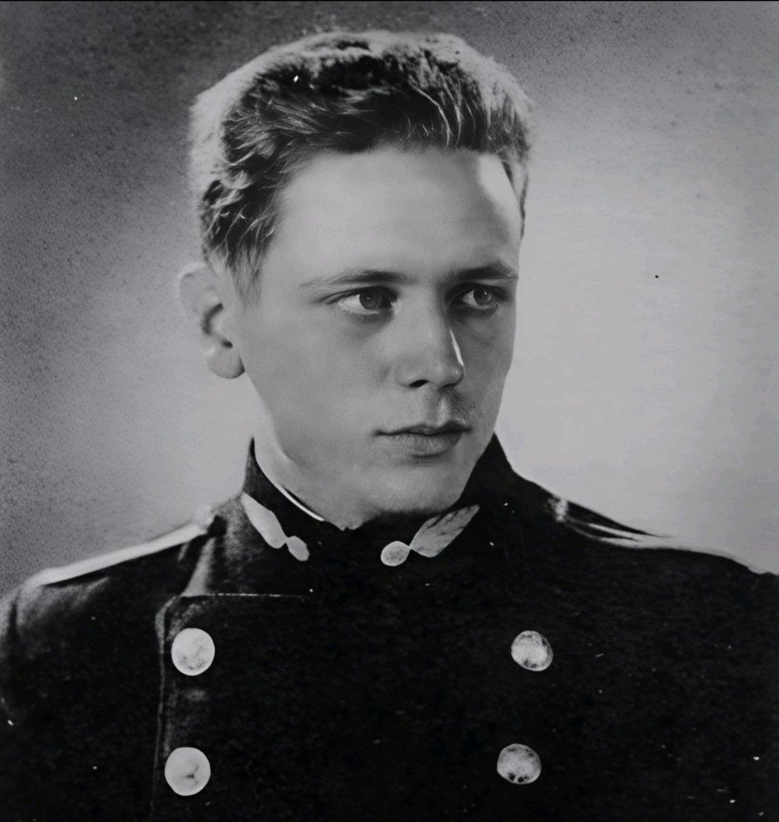 THEATRUM BELLI (@theatrumbelli) on Twitter photo IN MEMORIAM
Lieutenant Gilles DE FROMONT DE BOUAILLE (6e BPC)
Mort au combat à #DiênBiênPhu le 12 avril 1954
<a href="/11eBP/">11e brigade parachutiste</a> IN MEMORIAM
Lieutenant Gilles DE FROMONT DE BOUAILLE (6e BPC)
Mort au combat à #DiênBiênPhu le 12 avril 1954
<a href="/11eBP/">11e brigade parachutiste</a>