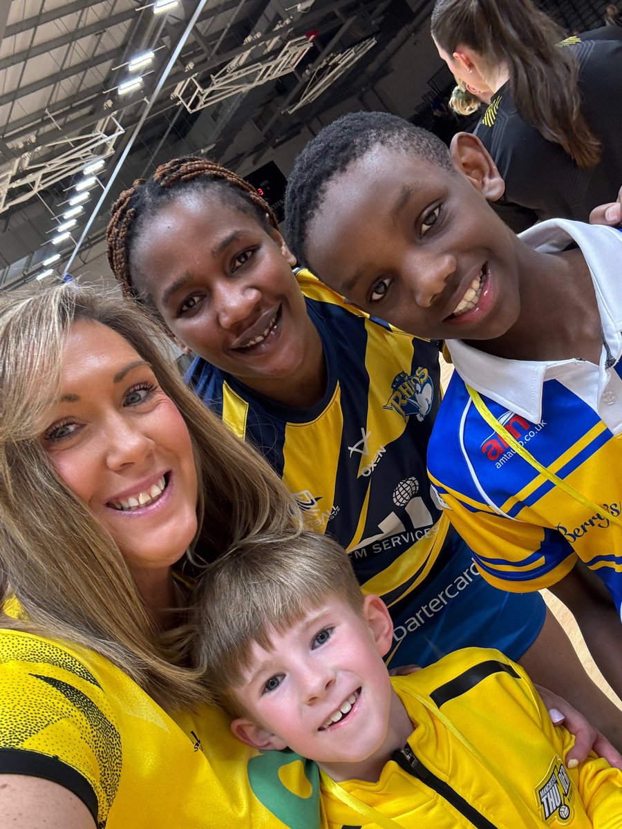 kjgreigy's tweet photo. Rd 5 β
what a Derby that was! Always a slog against Rhinos & today was no different never let us get away, we ground it out & found the extra gear when needed proud of the grit! Fab to meet Sangwani after all these years, Louis loved meeting him too @joycemvula1 #netballfam ππ€ https://t.co/qiKdC0hcbt