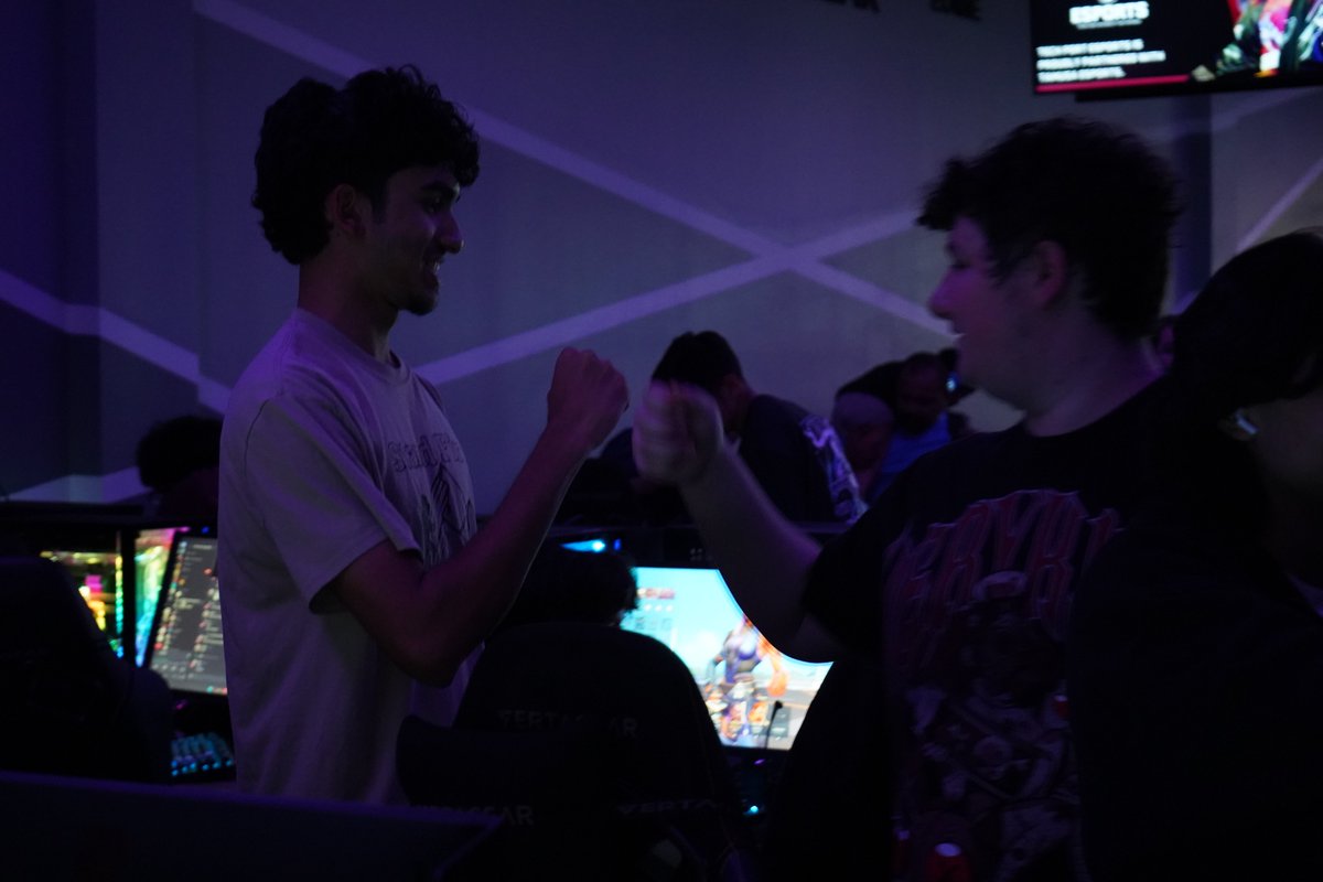VALORANT PLAYOFF UPDATE:

CAST Varsity A is the second team to book their spot in grand finals. They take their victory over SST 2-0.

Holmes Huskies vs CAST A on main stage @ next months R20 for the season championship🏆