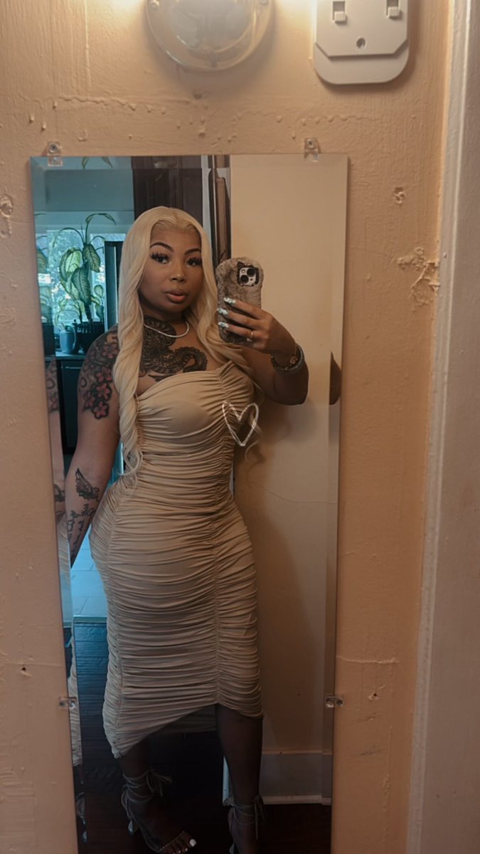 xhotsakex's tweet photo. #Blonde ambition with a side of trouble 😈 https://t.co/BiI3XiSvzR