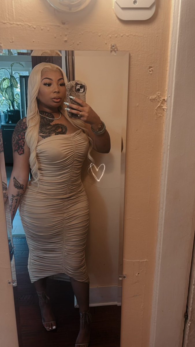 xhotsakex's tweet photo. #Blonde ambition with a side of trouble 😈 https://t.co/BiI3XiSvzR