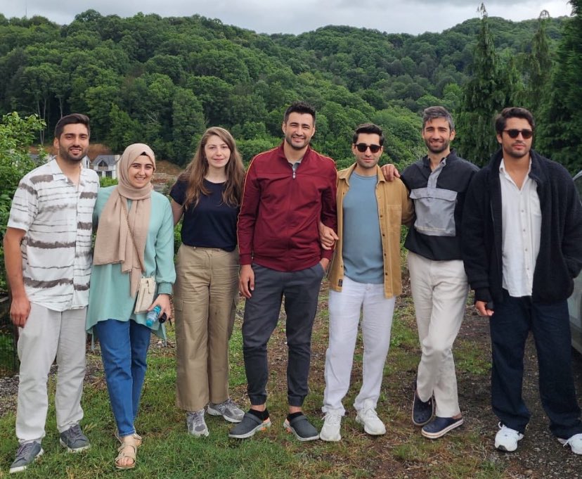 bu yakışıklılık nedur peki