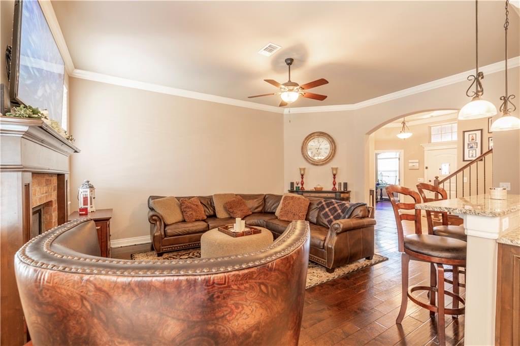 krezae's tweet photo. What were you doing three years ago this weekend?
We were taking pictures to place our home on the market in preparation to change our lifestyle.
It sold in 23 hours! ๐ณ
#slidebackSaturday https://t.co/WZc15QYmvu