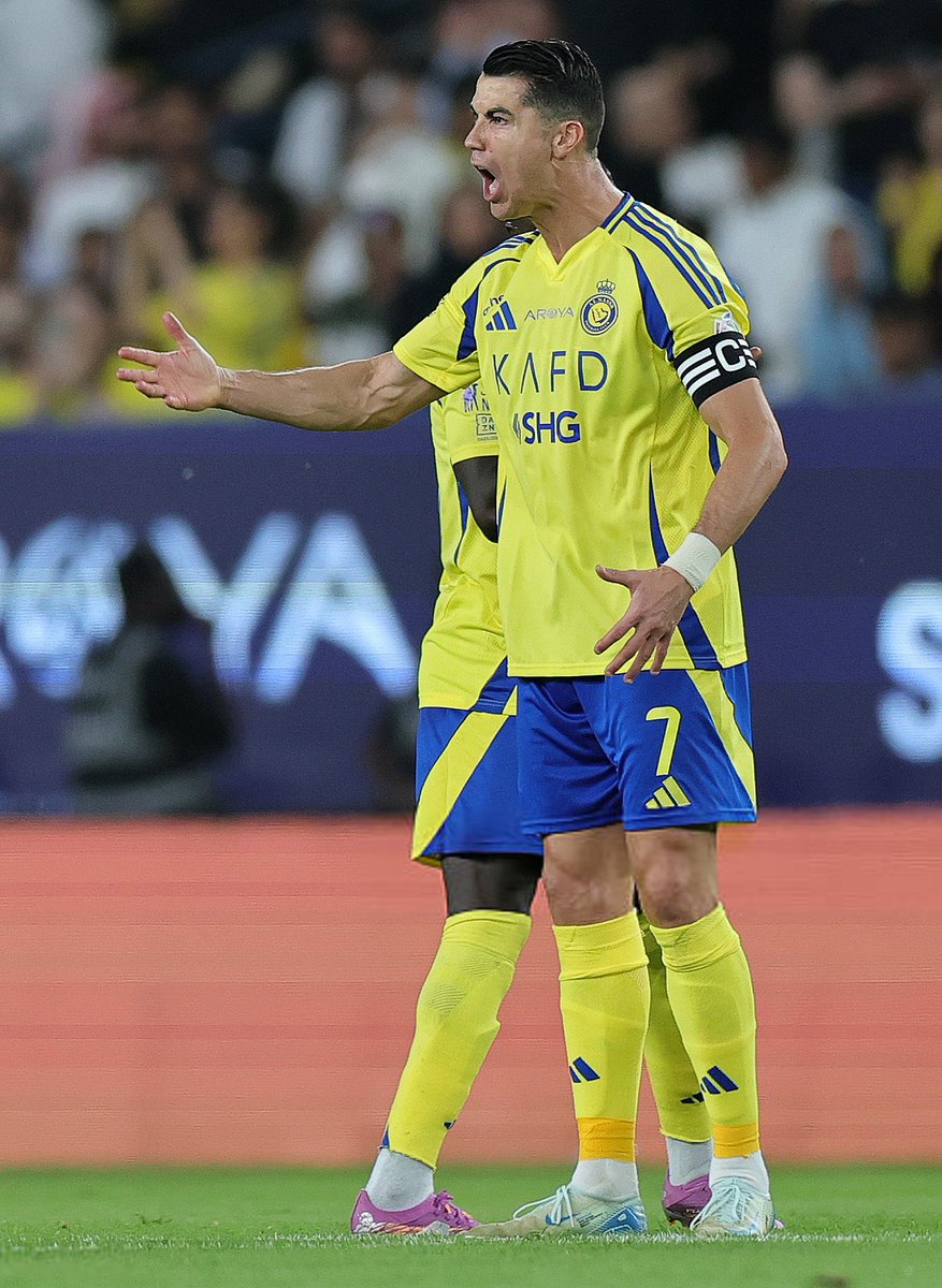 🚨🚨 رسـمـيـاً 🚨🚨 

بأمر من جمهور النصر ، الاسطورة  كريستيانو رونالدو افضل لاعب فالمباراة💛🐐.