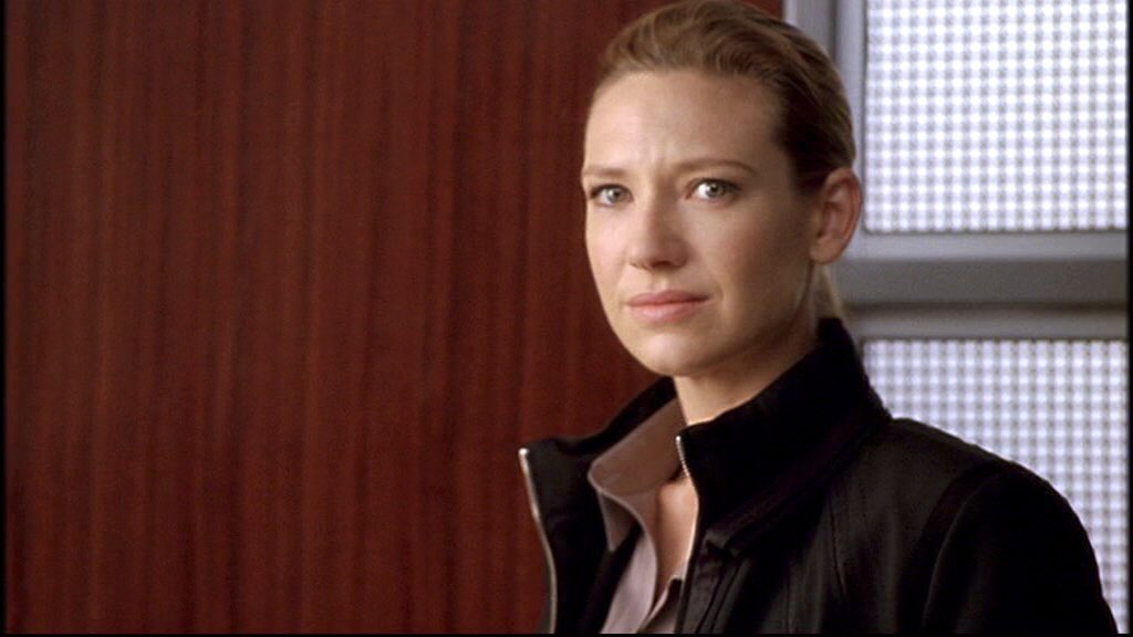 drsarascofield's tweet photo. rewatching marionette I’m weeping anna torv the actress that you are! I love you sooooo much olivia dunham https://t.co/ZlQiRYJeYr