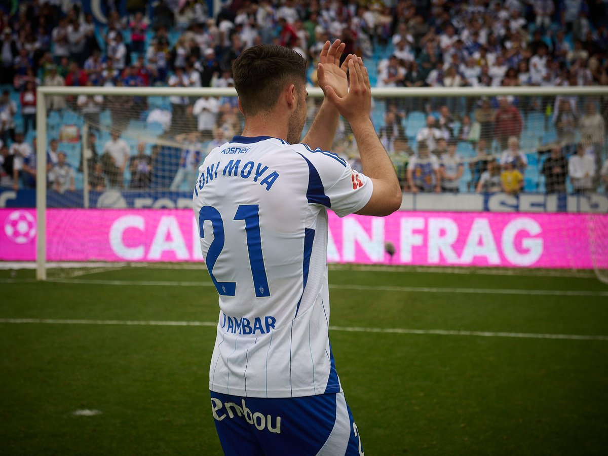 tonimoya8's tweet photo. ¡Rendirse no es una opción! 
Equipo y afición ¡Todos juntos! 
@RealZaragoza 🦁💙🤍
#RealZaragozaEibar @LaLiga2 
#EsPosibleEsZaragoza https://t.co/RhZA0SypOk