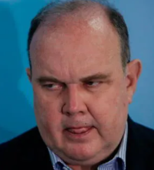 LLopez62071751's tweet image. Resolvamos esta duda de una vez ¿por quièn votarias si mañana fueran las elecciones? 
❤️ Alfonso López Chau 
🔁 Rafael López Aliaga
 *Ninguno : Comentario