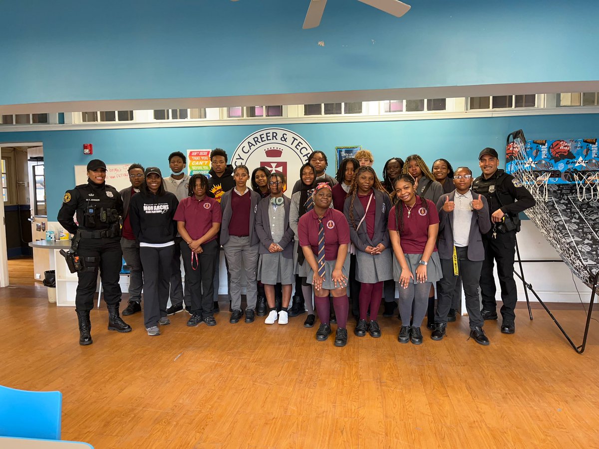 PPDCanineUnit's tweet image. Yesterday @PhillyPolice Sgt Johnson, K9 Red, and P/O Vargas were invited to career day at Mercy Career & Technical H.S. The students were engaged and many stated they wanted to pursue a career in Law Enforcement after college 🫡