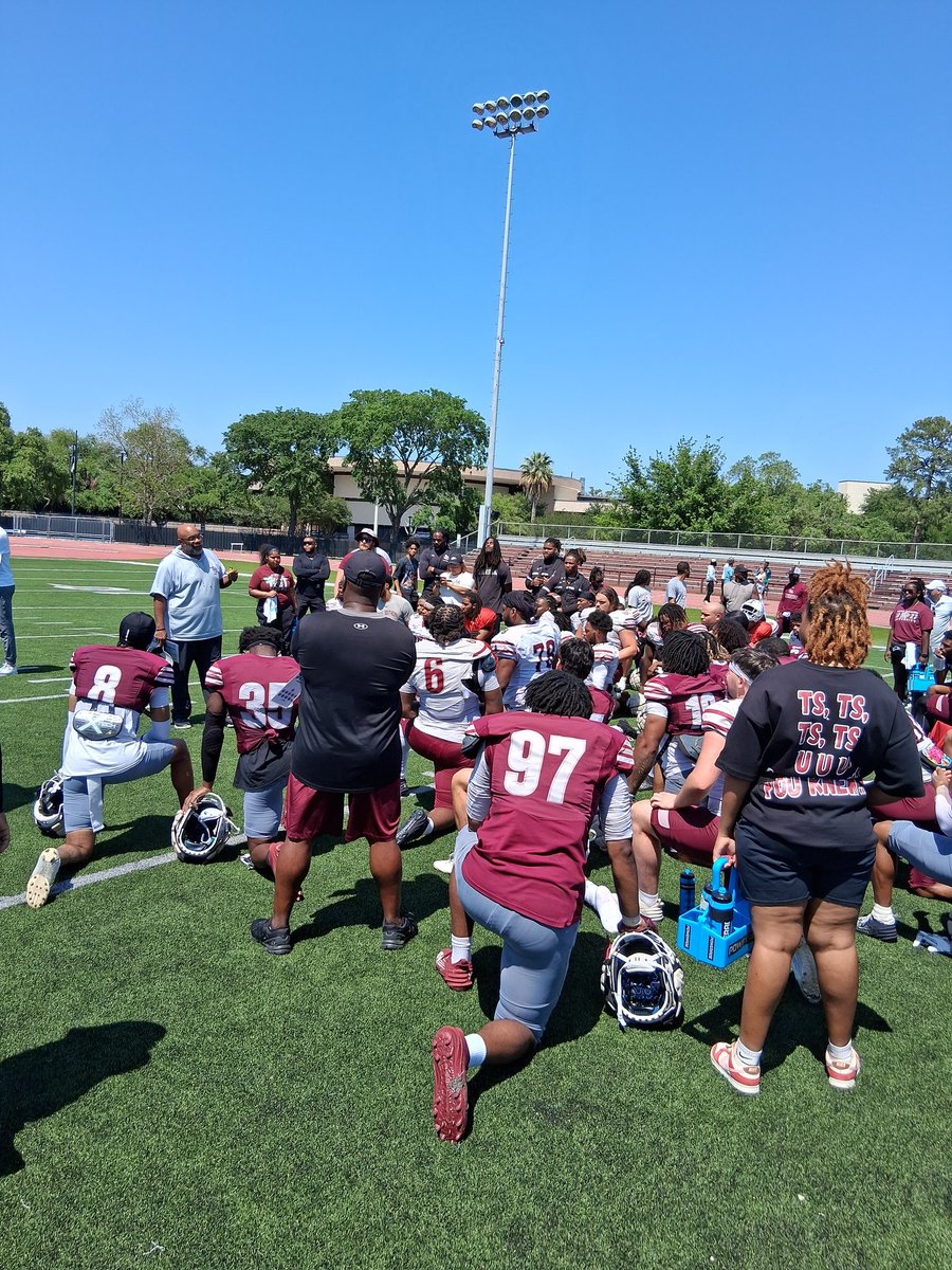 DeAnthony Robinson (@deanthonylr) on Twitter photo Great day today <a href="/TSUFootball/">Texas Southern Football</a> and I am grateful for the opportunity to be there.<a href="/CliftonTerrell4/">Clifton Terrell</a> <a href="/CoachBluford51/">Jermaine Bluford</a> Great day today <a href="/TSUFootball/">Texas Southern Football</a> and I am grateful for the opportunity to be there.<a href="/CliftonTerrell4/">Clifton Terrell</a> <a href="/CoachBluford51/">Jermaine Bluford</a>