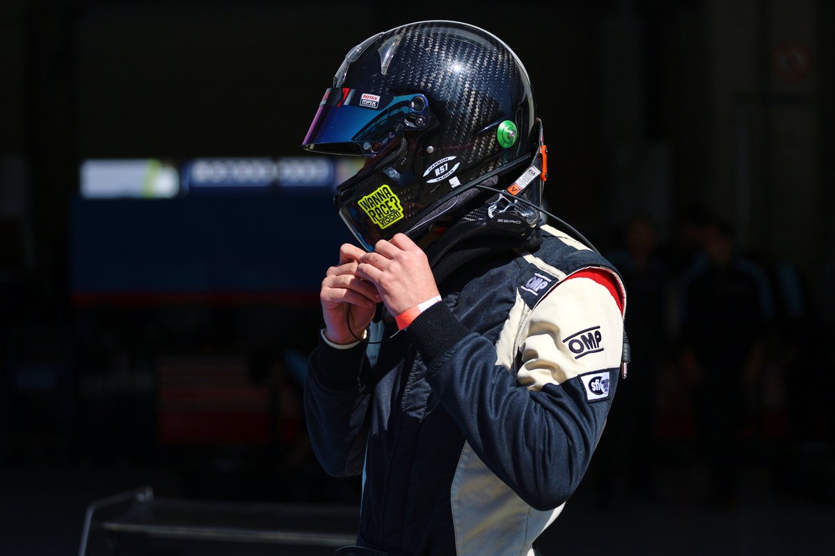 bautiacostaOK's tweet photo. 🏁 Primera carrera, primeros puntos 💪🏼
Gracias @JenzerF3_F4 💙🤍
Mañana vamos por más.
-
🏁 First race, first points 💪🏼
Thank you for the amazing job @JenzerF3_F4 💙🤍
Tomorrow we go for more.
📸 @_DMS16
#F4 #F4CEZ #Formula4 #BA25 #RedBullRing @dsports_py https://t.co/QN0HoIFaIJ