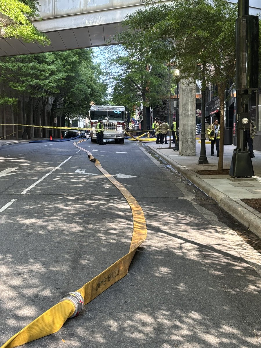 CFD_Alarm's tweet photo. This morning members of our FieldComm Team participated in high-rise training in Uptown. Members trained using their DVRS solution to enhance communications throughout the building & below-grade areas. #HeardFromAnywhere #TacticalComms #FieldComm https://t.co/TxZ0Mwqt8m