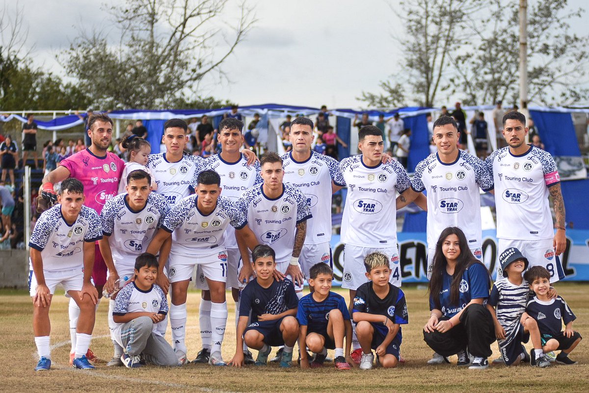 AcassusoOficial's tweet photo. ▶️ ¡Final del partido! ¡Ganoooo Acassuso! 👏🏼
#Acassuso 1️⃣
#DepMerlo 0️⃣
#VamosSsuso
💙🤍💙 https://t.co/gYxFPLp0OP