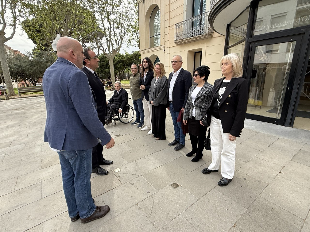 Ajuntament d'Olesa (@ajuntamentolesa) on Twitter photo 🔴VISITA INSTITUCIONAL
El president del Parlament de Catalunya, <a href="/joseprull/">Josep Rull i Andreu</a>, ha visitat aquest dissabte l'Ajuntament d'#Olesa amb motiu de la 5a representació d’aquesta temporada de <a href="/lapassio/">La Passió d'Olesa</a>.
✍🏻Rull ha signat el Llibre d'Honor de l'Ajuntament abans d’anar al teatre de La Passió. 🔴VISITA INSTITUCIONAL
El president del Parlament de Catalunya, <a href="/joseprull/">Josep Rull i Andreu</a>, ha visitat aquest dissabte l'Ajuntament d'#Olesa amb motiu de la 5a representació d’aquesta temporada de <a href="/lapassio/">La Passió d'Olesa</a>.
✍🏻Rull ha signat el Llibre d'Honor de l'Ajuntament abans d’anar al teatre de La Passió.