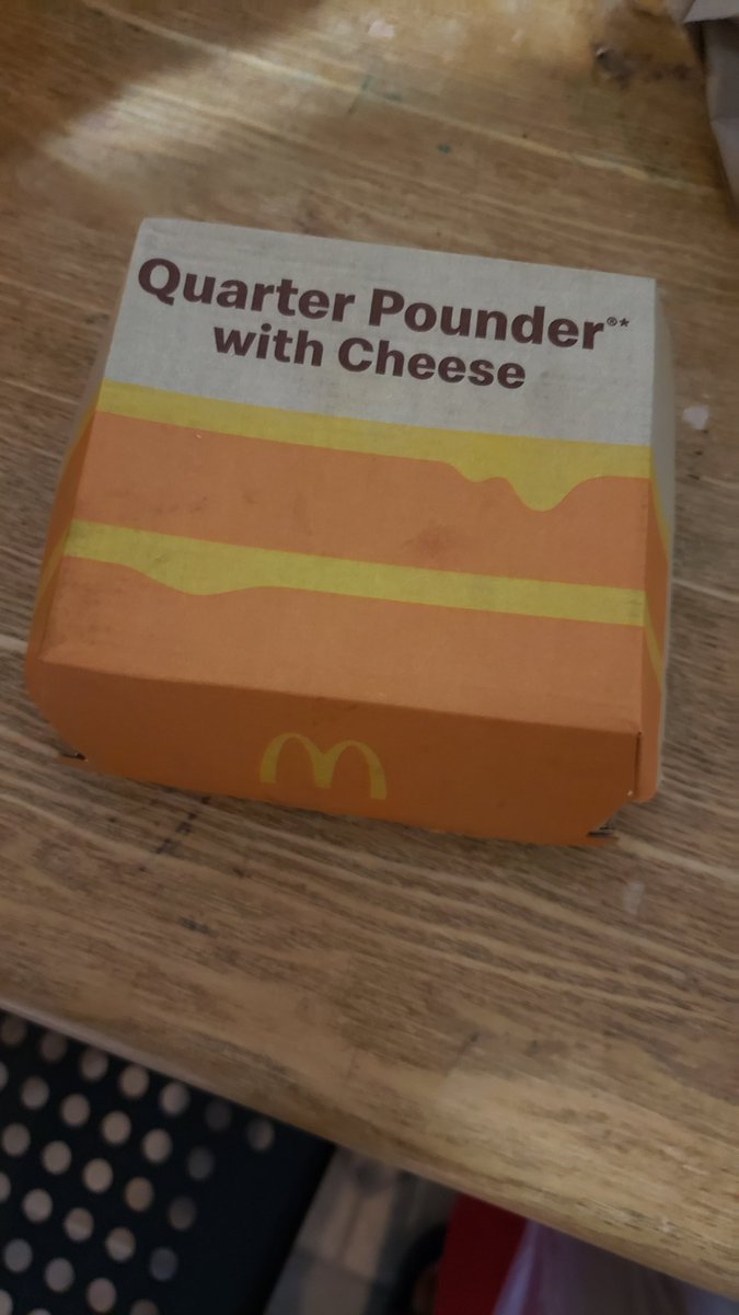 TIRAGroup1's tweet photo. @McDonalds ur food is getting worst every year. Now theres no cheese on the quarter pounder with cheese. Plus look at how it's presented. No quality at all!!
$MCD https://t.co/RKIYOAfDnu