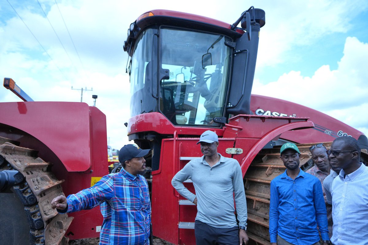Atiak_Sugar's tweet photo. Today, the Permanent Secretary @mofpedU, @rggoobi visited @Atiak_Sugar to assess the progress of the investment.
The PS, who highlighted the benefits of the investment to the surrounding communities and to the country, strongly called for a focus on resuming production. https://t.co/qUfFDVDGOi