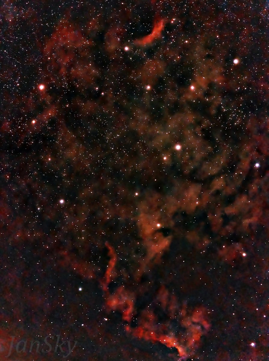 SkyEmpiren's tweet photo. La Nebulosa Norteamérica

#NGC7000 es una nebulosa de emisión en la constelación de Cygnus, situada cerca de Deneb (α Cygni), que también recibe el nombre de nebulosa Norteamérica. La región central oscura se denomina El Golfo de México.😉

#Astrophotography #SeestarS50 #JanSky https://t.co/n5Rke12McC