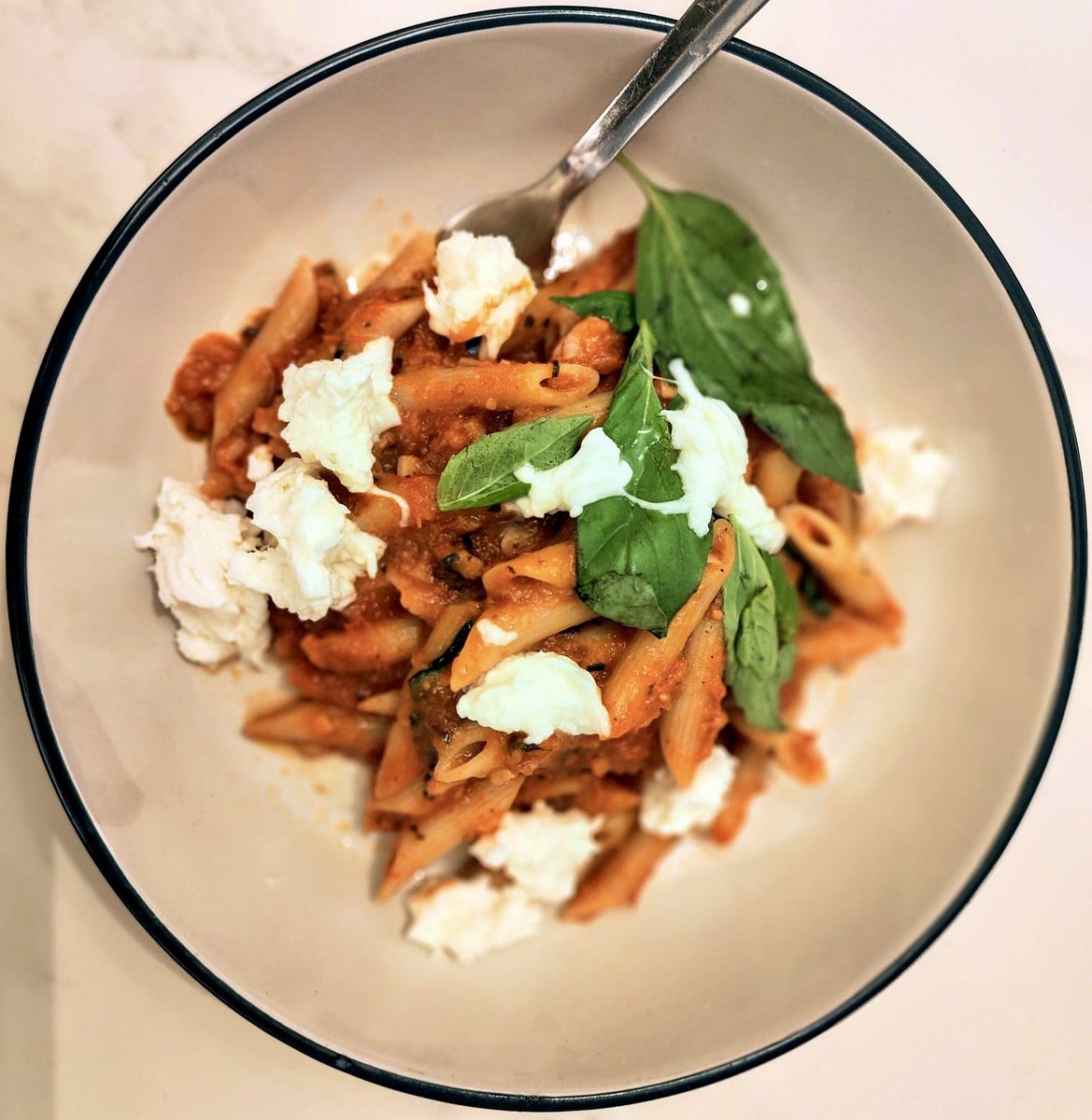 SidThakerMSK's tweet image. La dolce vita 🤌🏼
No MSK today! Just Pasta al pomodoro, basilico e rosmarino!