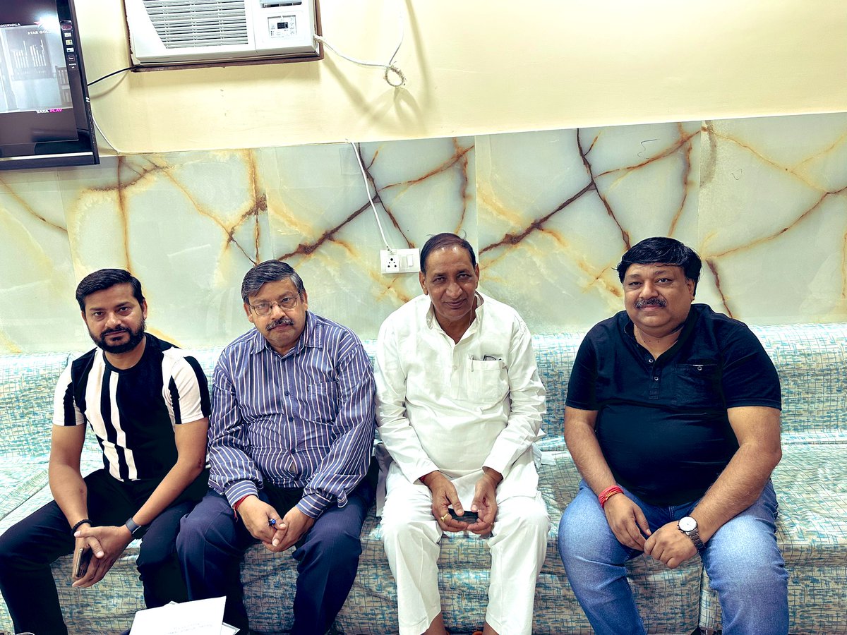 Dk2010Kishor's tweet photo. आज ग्रेटरनोएडा ऑफिस में दादरी के लोकप्रिय विधायक और हम सभी के आदरणीय श्री तेजपाल नागर जी से शिष्टाचार भेंट किया और सोसाइटी के समस्याओं से जुड़े अनेक महत्वपूर्ण विषयों पर विचार-विमर्श एवं मार्गदर्शन प्राप्त किया। 
जय भाजपा तय भाजपा - @BJP4Bisrakh @Bjp4GbnagarUP @BJP4UP @BJP4India @iabhishek4bjp @Satendraupbjp @DeepakDadriBJP @virenderbhati9 @iMukeshBJP @Sangeeta_BJPMM @dr_maheshsharma @surendrasnaagar @tejpalnagarMLA  @ShrichandSharma @PankajSinghBJP @DhirendraGBN @HarishBhati4BJP @ArunSinghbjp @Gajendramavibjp @VijayBhatiBJP @JPNadda @AmitShah @myogiadityanath @narendramodi