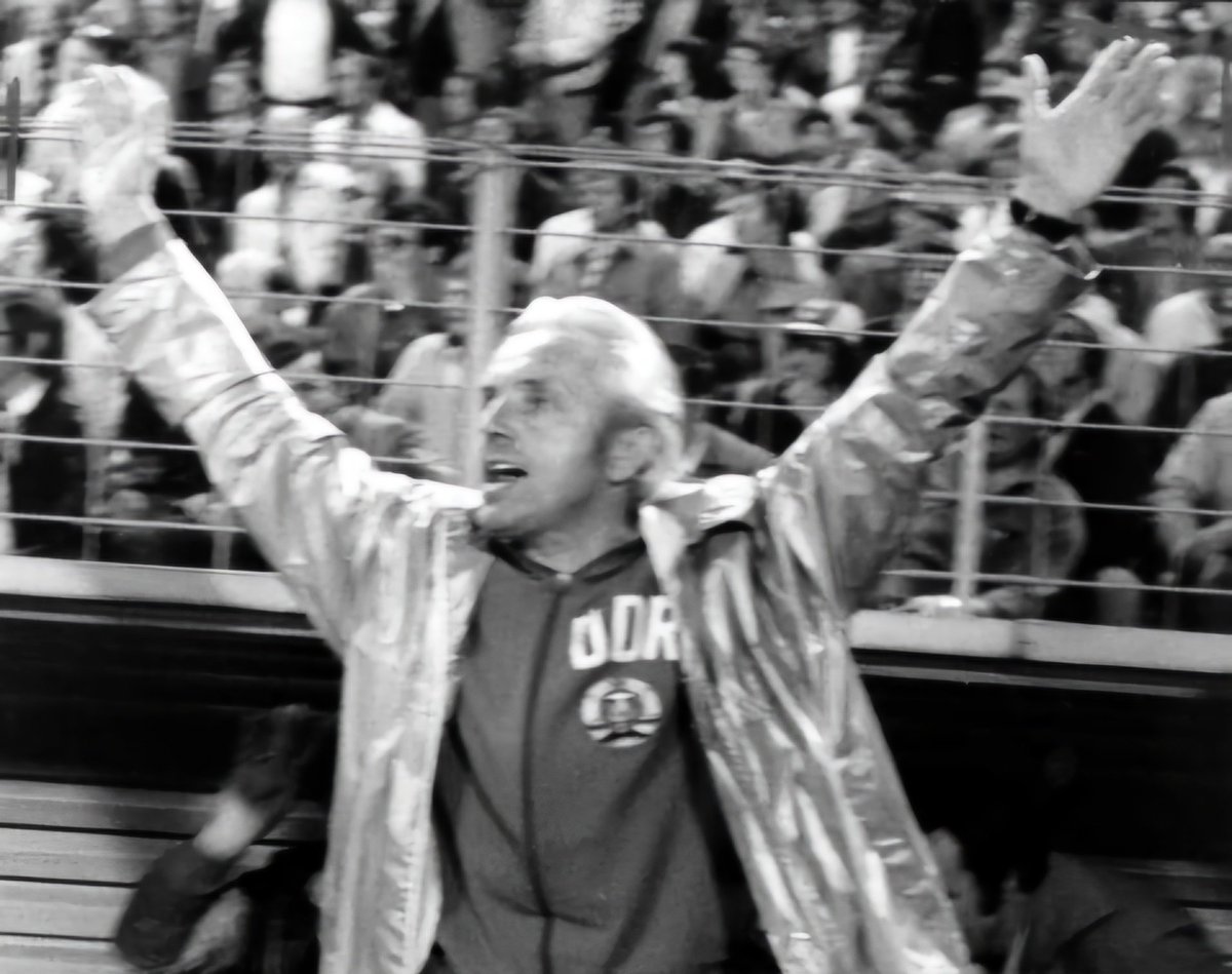 fussballgeekz's tweet photo. Georg Buschner was #DDR coach between 1970-1981 after leading #SCMotor/#CarlZeissJena to 3 #DDROberliga titles in 1963, 1968 &amp; 1970.

During his tenure, he led #EastGermany to #Olympics bronze in 1972, gold in 1976 &amp; guided his country to the 1974 #WorldCupFinals 🇩🇪. https://t.co/ZNj4VcP2Ky