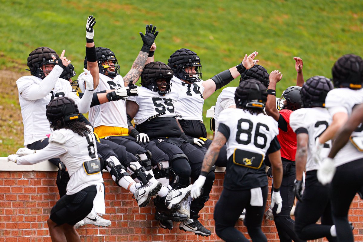𝑾𝒆𝒍𝒍, 𝒕𝒉𝒂𝒕 𝒘𝒂𝒔 𝒇𝒖𝒏

Much love #AppNation 🖤💛 

#GoApp