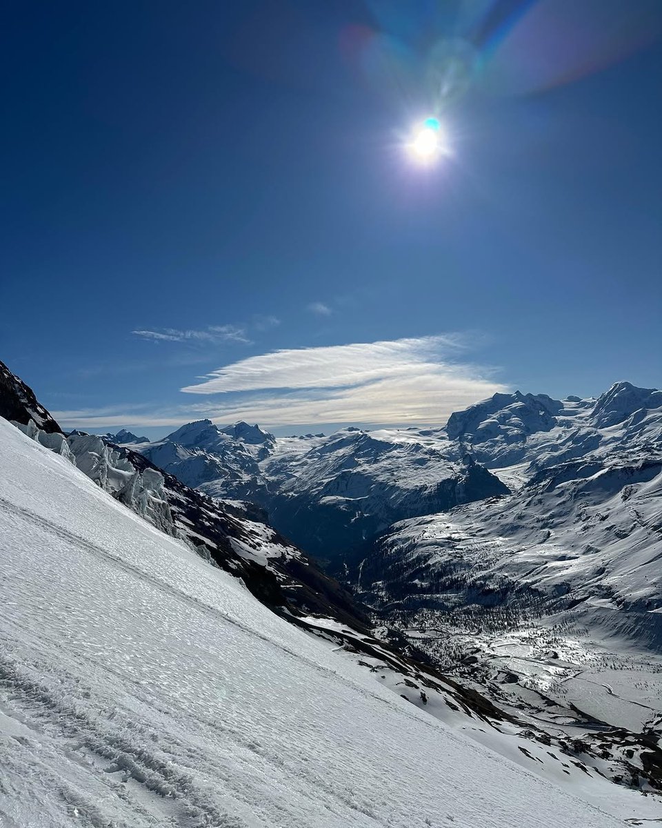 powderski's tweet photo. Zermatt, Switzerland🇨🇭
The snow is still perfect for ski touring ❄️⛷️ https://t.co/pFF0uRyX1V