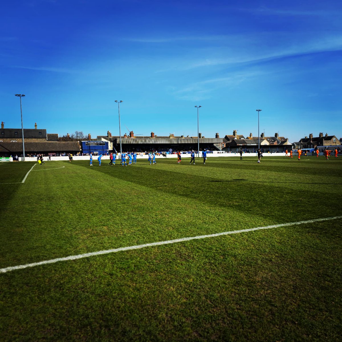 Robert1Williams's tweet image. First visit to watch Lowestoft Town FC today!  Amazing energy from the lads.  Really got into it…Need to up my Instagram game with some Lowestoft Town FC content now! #LowestoftTownFC #football #localteam