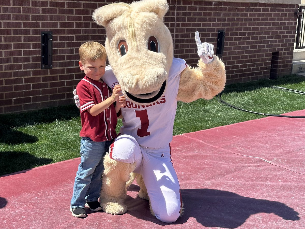Boomer & Sooner tweet media