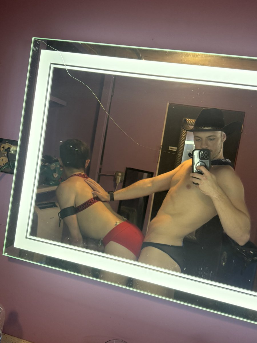 beachbronoa's tweet photo. Fun at the club #gaystrippers #gogoboy #gogobar #gayclub #underwearfetish #briefs https://t.co/2MoADpKH8o
