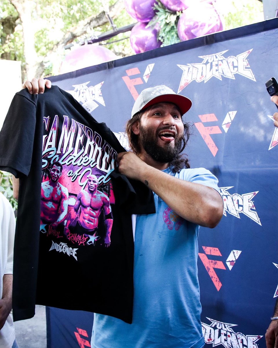 BamBamBudz's tweet image. The Dream Team 🔥

@BamBamBudz 🤝 @TreeOFive1 🤝 Full Violence

Last night was a vibe. 

#UFC314 goes down tonight!

Drop your fight picks in the comments below:

If you correctly predict the winner AND how the fight ends for these 3 matchups:
•Volkanovski vs. Diego Lopes…