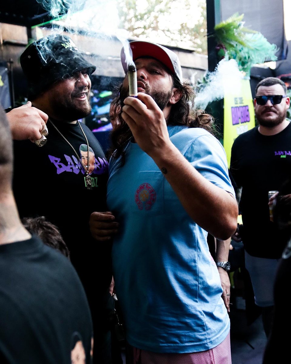 BamBamBudz's tweet image. The Dream Team 🔥

@BamBamBudz 🤝 @TreeOFive1 🤝 Full Violence

Last night was a vibe. 

#UFC314 goes down tonight!

Drop your fight picks in the comments below:

If you correctly predict the winner AND how the fight ends for these 3 matchups:
•Volkanovski vs. Diego Lopes…