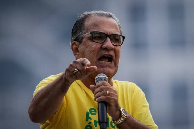 🚨URGENTE: Governo Lula ACABA de DERRUBAR TODAS as isenções de impostos que Bolsonaro DEU para as IGREJAS de Malafaia. O PASTOR GOLPISTA VAI TER QUE PAGAR A UNIÃO A PARTIR DE AGORA!! COMPARTILHEM 💪🔥