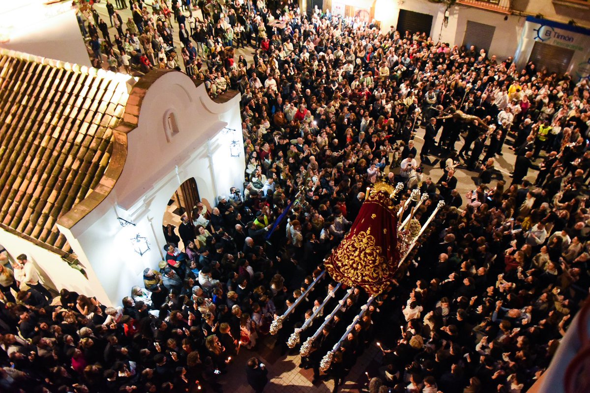 Zamarrilla's tweet photo. #TrasladoZamarrilla | Agradecemos a todos nuestros hermanos, devotos y a el barrio que han acompañado en el día de hoy a nuestros Sagrados Titulares.

#CofradíasMLG https://t.co/fsxoukp2Z0
