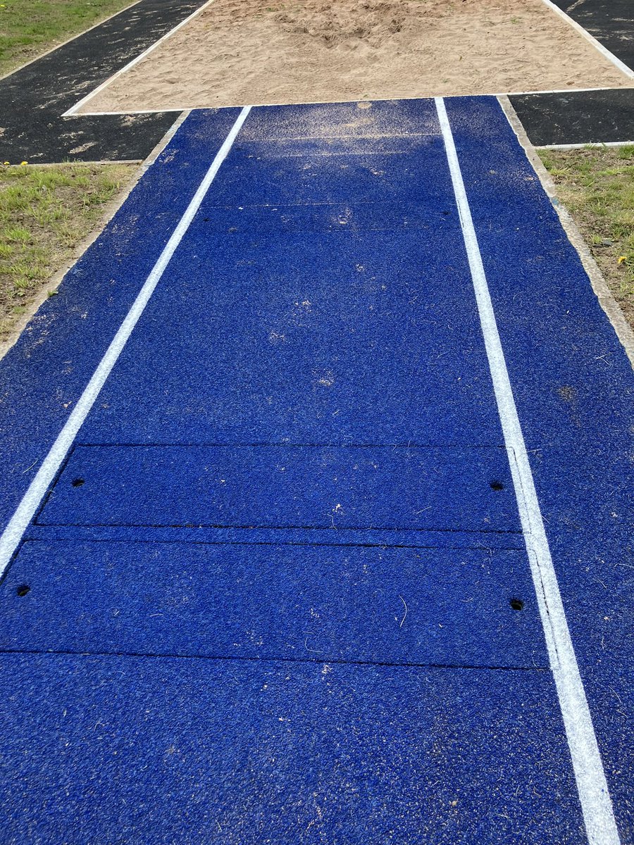 What is this madness on the runways at the newly refurbished track in Antrim? 1m, 2m and 4m boards on several runways?Why? But theses 2 boards right beside each other? Crazy!