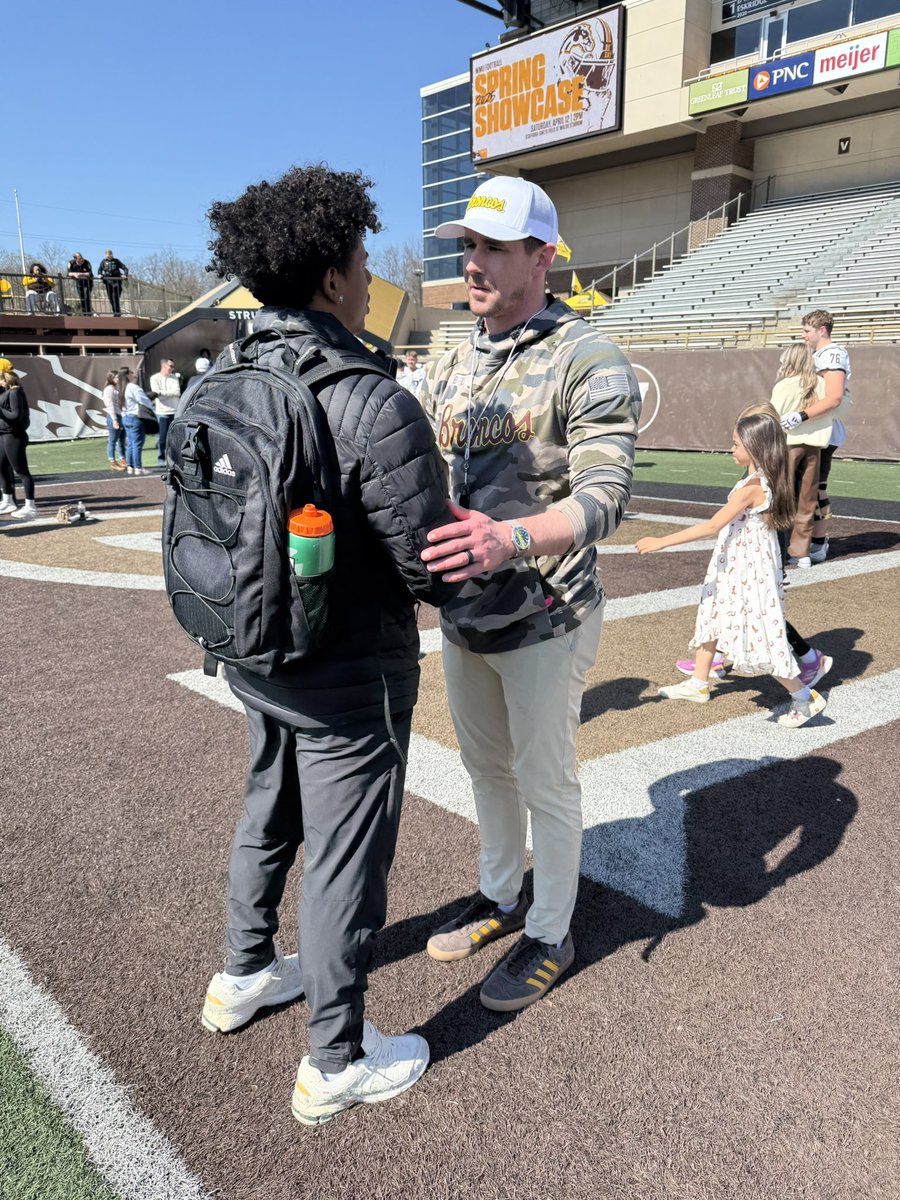 Dontay Ulberg 26’ RB 🇼🇸 (@dontayulberg) on Twitter photo Had a great time on my visit at <a href="/WMU_Football/">Western Michigan Football</a> was fun to watch how they operate. Really enjoyed speaking with <a href="/RBCoachPaige/">Coach Darren Paige</a> and <a href="/coachwaltbell/">Walt Bell</a> hope to be back in the zoo soon! #EAT #BroncosReign Had a great time on my visit at <a href="/WMU_Football/">Western Michigan Football</a> was fun to watch how they operate. Really enjoyed speaking with <a href="/RBCoachPaige/">Coach Darren Paige</a> and <a href="/coachwaltbell/">Walt Bell</a> hope to be back in the zoo soon! #EAT #BroncosReign