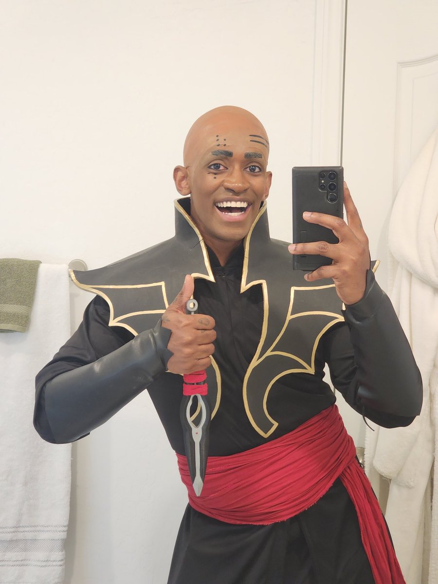 I haven't worn this in so long, but I forgot how much of a slay Isaac's outfit is (and how hard I slayed his upper body piece 😏) #Castlevania