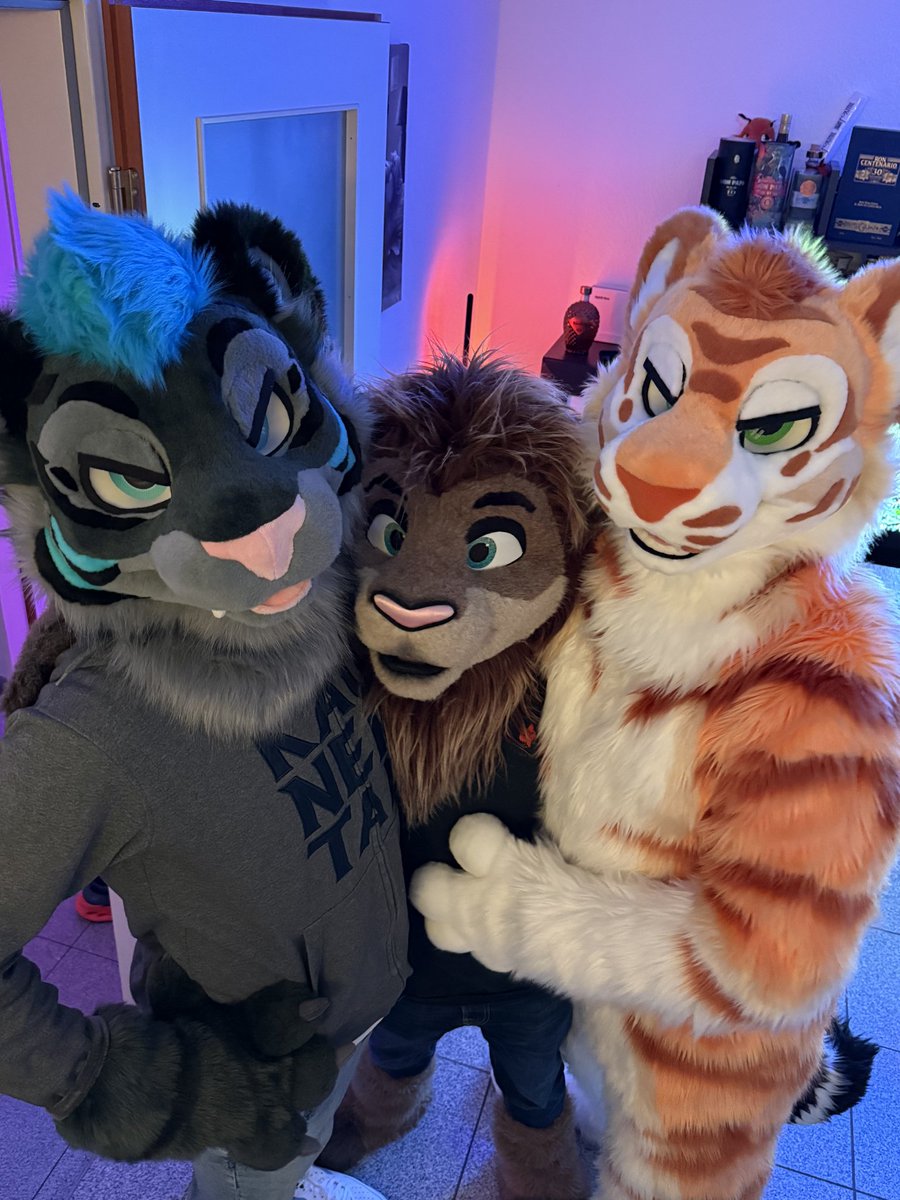 found a little <a href="/WhiteyLion/">Whiteylion</a> kitty with <a href="/Arcothewolf/">Arco</a>