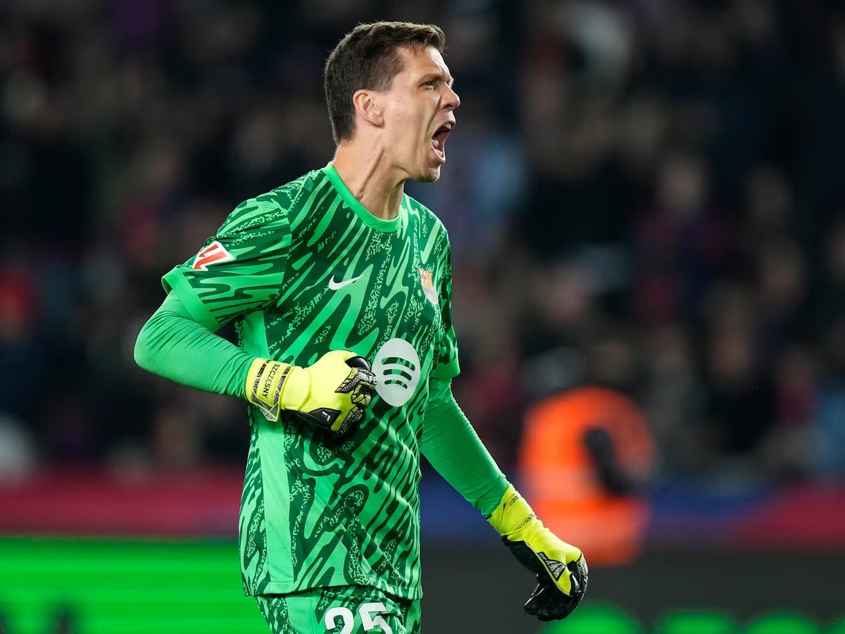 BarcaUniversal's tweet photo. Szczesny for Barcelona:  

- 22 matches  
- 0 defeats https://t.co/w7Z1MjyRge