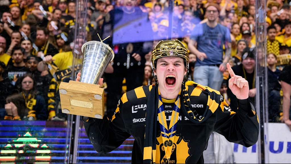 Tack för allt Axel!

Alla höftvrickningar, rekord, konstant slagga i PP, Linköping 2024 match 3, och för ett av dom härligaste guldvrålen någonsin.

Västra glömmer dig aldrig, gör kaos "där borta"!

Axel, olé olé olé!🖤💛
