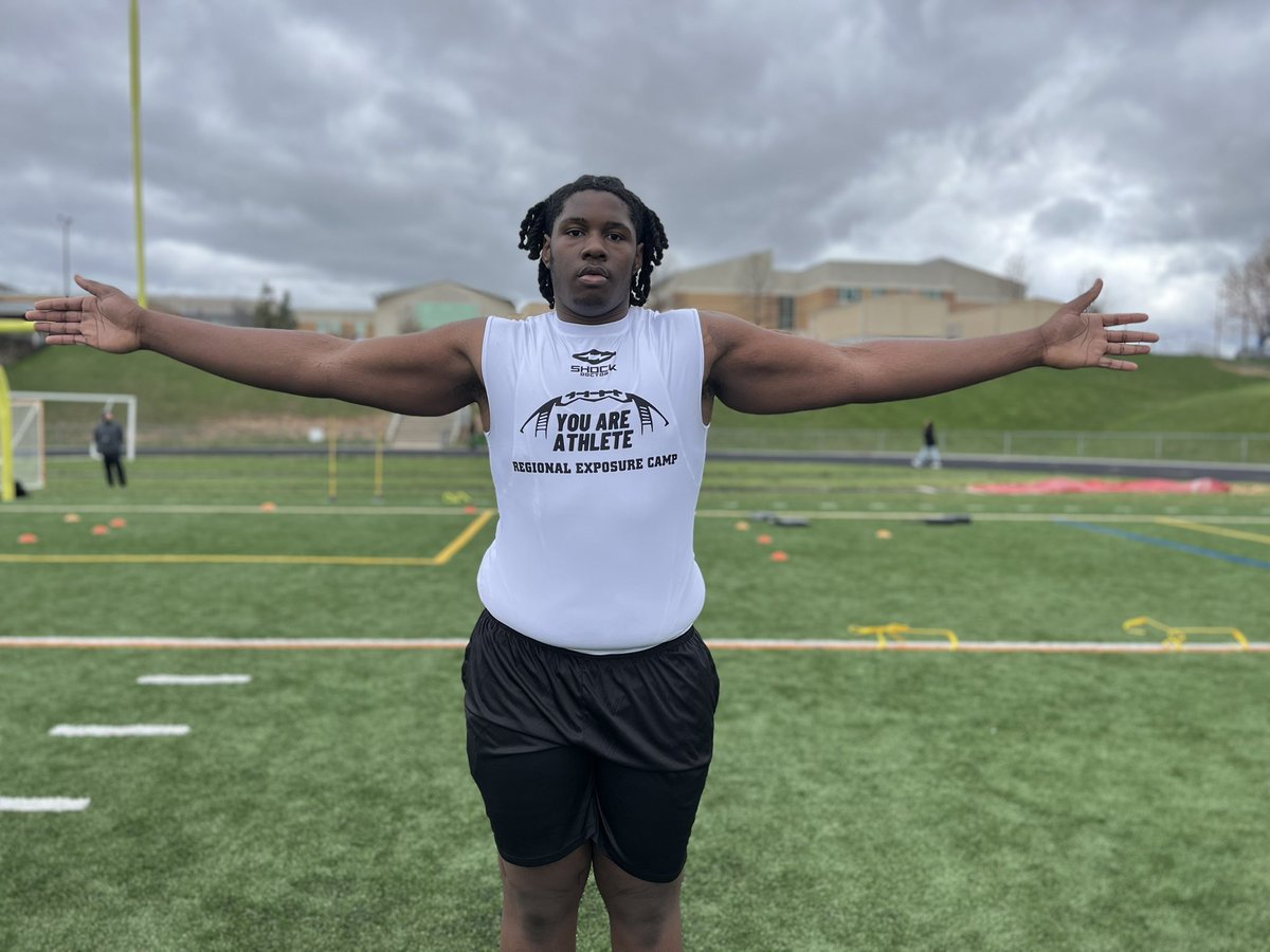 Brandon Howard (@bhoward_11) on Twitter photo Chester (PA.) HS 2026 OL Shemaj Henry (<a href="/BigMook_78/">Shemaj Henry</a>)
Henry is a big, physical specimen who stands over defenders at a looming 6’8, 310+ pounds. He’s difficult to deal w/ once he gets his hands on you & moves defenders at will at times.
Henry has an #OV set to Syracuse. Chester (PA.) HS 2026 OL Shemaj Henry (<a href="/BigMook_78/">Shemaj Henry</a>)
Henry is a big, physical specimen who stands over defenders at a looming 6’8, 310+ pounds. He’s difficult to deal w/ once he gets his hands on you & moves defenders at will at times.
Henry has an #OV set to Syracuse.