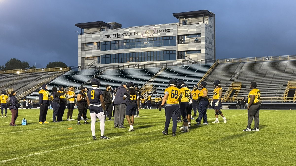 RyanH_71's tweet image. I had a great time at @NCATFootball Junior Day on 4/11, Thanks to @coachpoole88 for the invite. Sorry to see practice end the way it did and my thoughts and prayers are with the team and player who was injured. @Coach_Mattes @nwestfootball @chrisrusiewicz