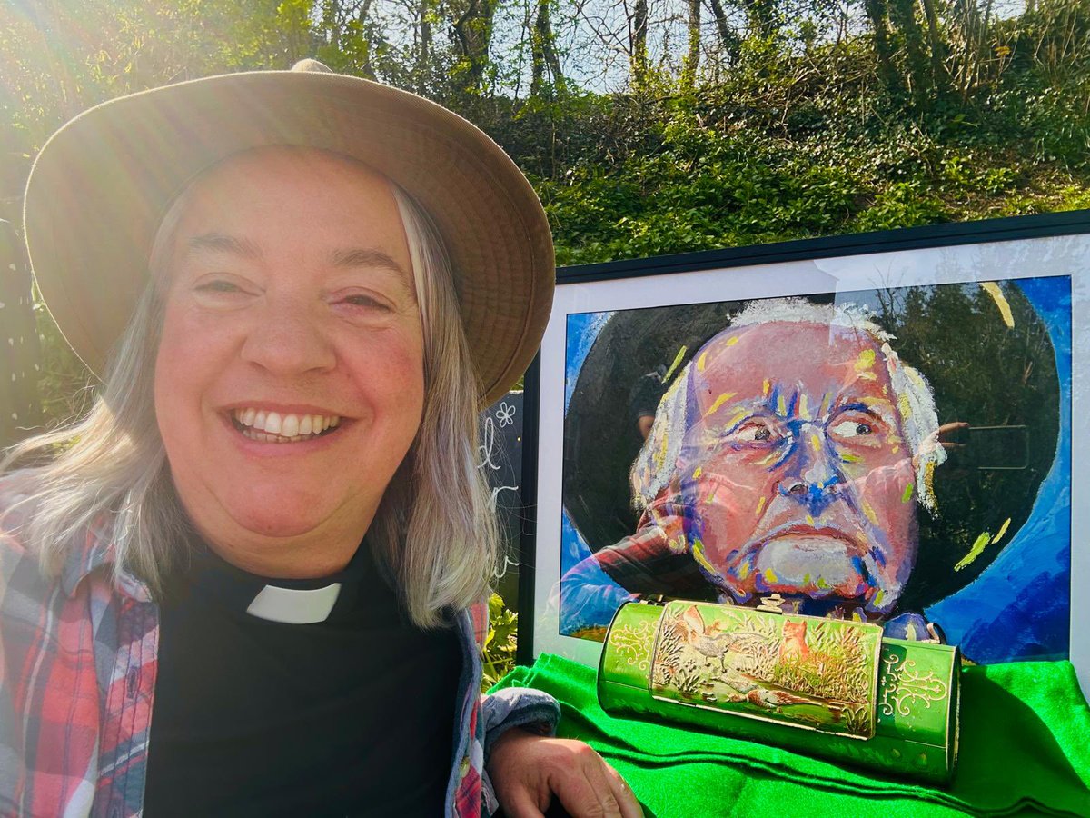 DrElizabethMac1's tweet photo. It would not have been right to post on Tuesday, but we had a wonderful day at #ErwDewi @StDavidsCath with @RevdSAJ @EcoDewiGroup for the first in our #philosophyinthewild workshops for #TeamWales #TeamPembs
#FindingHopeInMixedCommunites @parenthesis_in https://t.co/sTLSBGomxt https://t.co/XMLjtzwpJ0