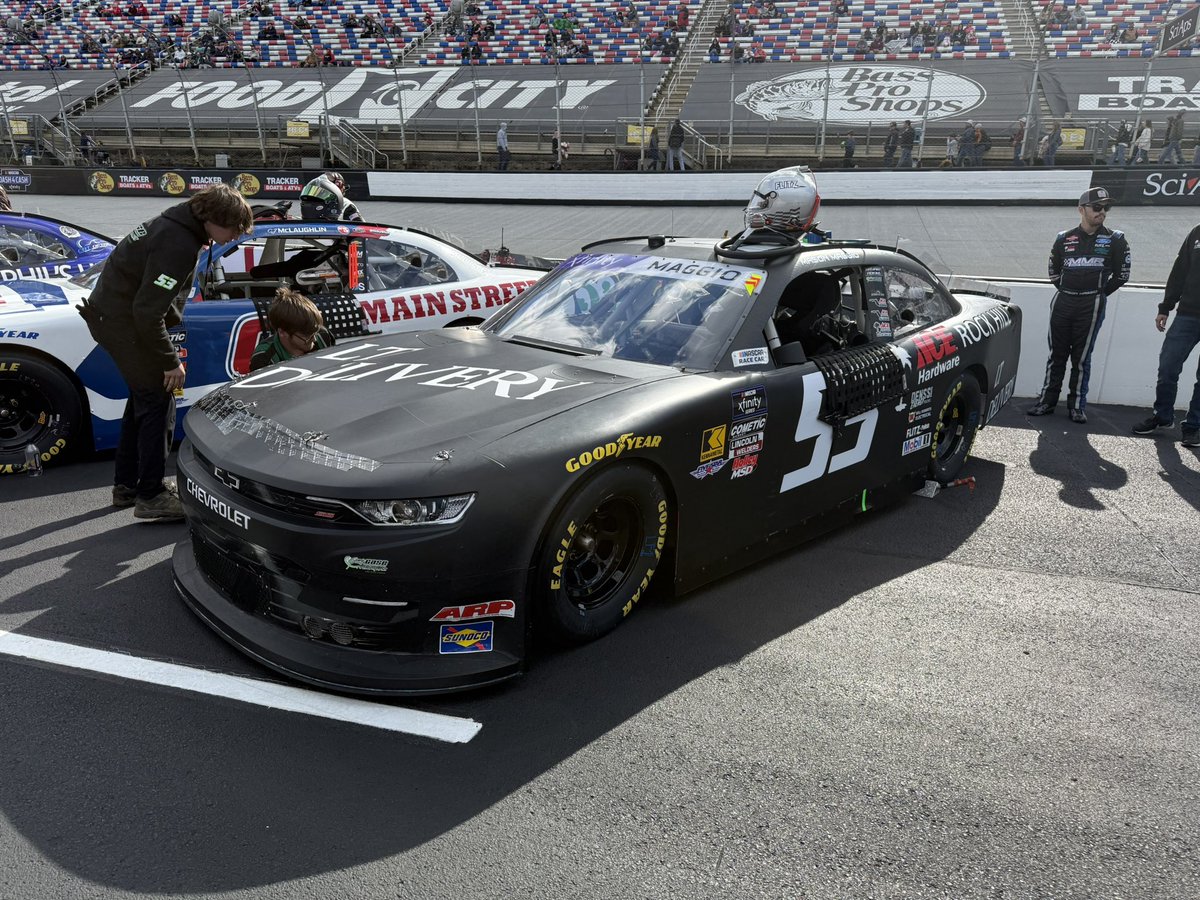 J_G_Motorsports's tweet photo. It’s time for short track racing @ItsBristolBaby!! Tune in now on The CW #SciApps300
#PhilsHeatingandAir l #CBFabricating l #AceHardwareRockHill l #LTDelivery https://t.co/LafXhfetfn