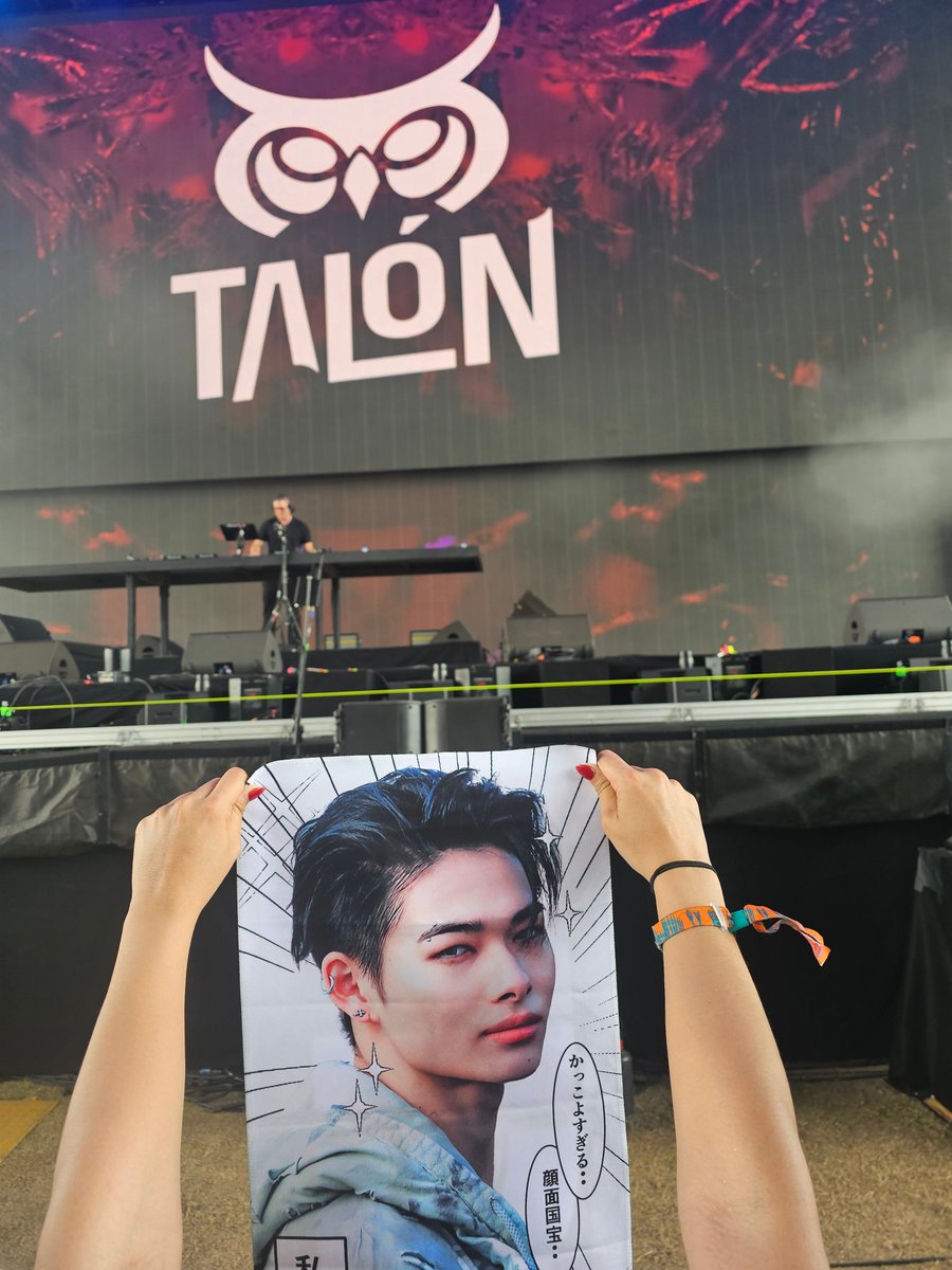 crilifornia's tweet photo. Ni-ki stans reunion 🫂 

#FOREVER_WITH_NI_KI #니키 #ニキ
#ENCHELLA2025 #ENCHELLA https://t.co/1YnSCMdjka