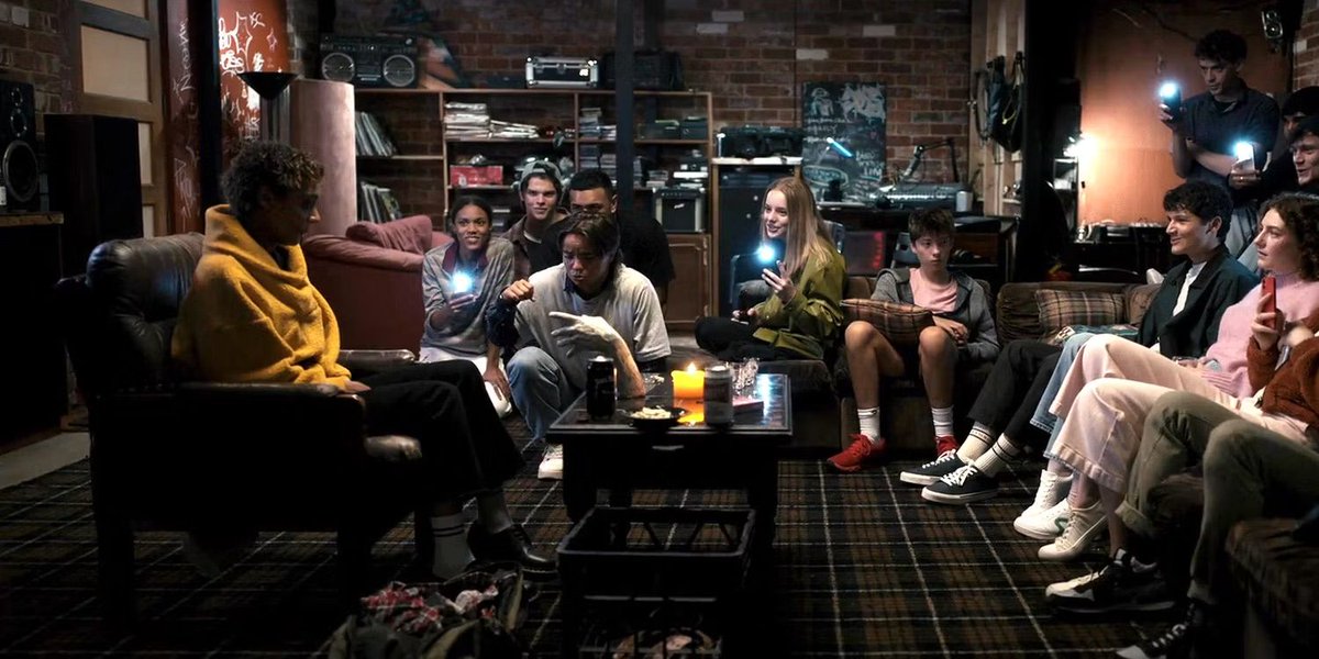 webbiapina's tweet image. If You realize that some movies are horror movies disguised as fantasy or drama, you get to see it another time with different attitude.
Tideland is one and Cabaret also.
youtube.com/watch?v=BcLUC7…
Talk to me is latest favourite shocker.
Bubbling under #DevilsBackbone